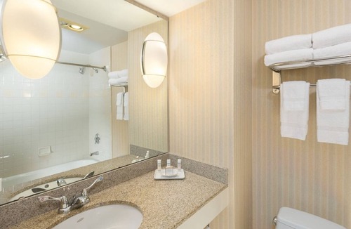 Blacksburg Hotel | Spacious Room | King Bed | Free Parking | Near Virginia Tech Campus