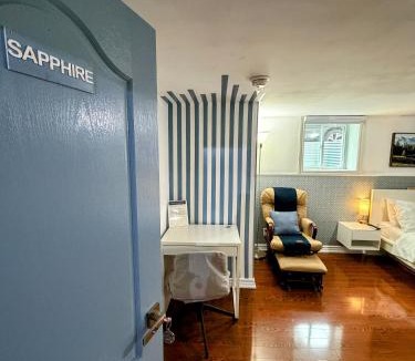 Ionview House | Spacious room near subway & shops