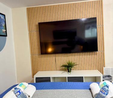 Ionview House | Spacious room near subway & shops