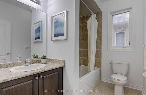Vaughan House | Spacious Room with Private Ensuite Washroom