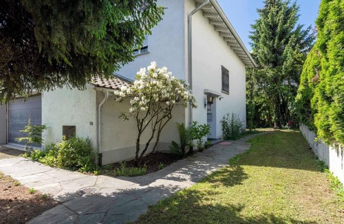Seebach House | Spacious Room Zurich | Terrace Access | Tram at Door