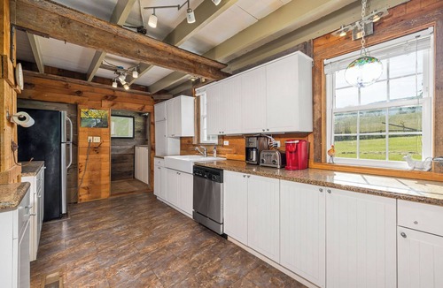 Williamsville House | Spacious Rural Farmhouse Getaway with Peaceful Views