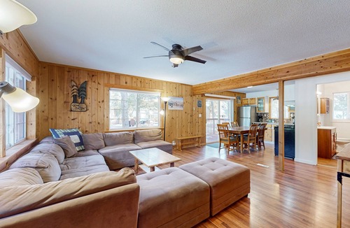 Tahoe Paradise House | Spacious, rustic home with modern appliances, arcade games, & dog friendly