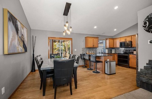 Spokane House | Spacious Rustic House