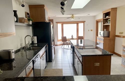 Mechanicsville House | Spacious RVA retreat home - The Creek House at Hanover
