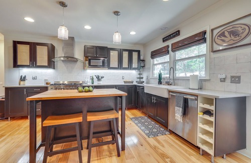 Monte Vista House | Spacious San Antonio Home w/Private Pool & Patio!