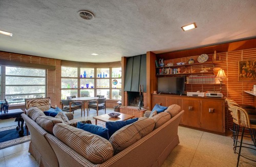 Bel Meade House | Spacious San Antonio Home ~ 5 Mi to Downtown!