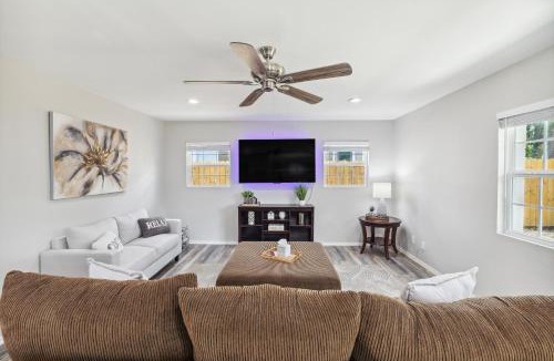 Shearer Hills - Ridgeview House | Spacious San Antonio Retreat w/Private Patio!