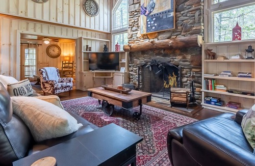 Sapphire Cottage | Spacious Sapphire Home w/ Fire Pit & Pool Access