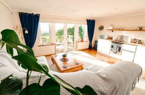 Gwithian Apartment | Spacious Sea-View Apt. Overlooking St Ives Bay