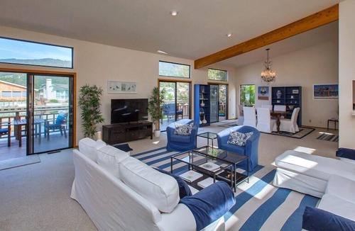 Stinson Beach House | Spacious Seadrift Lagoon home