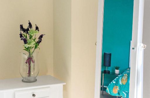 Torquay City Centre Apartment | Spacious Seaside Two Bed