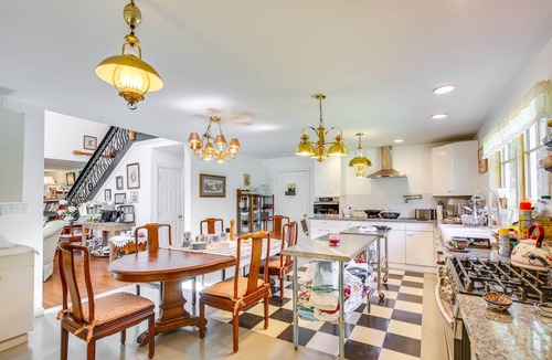 Shook House | Spacious & Secluded Shook Home w/Private Hot Tub!