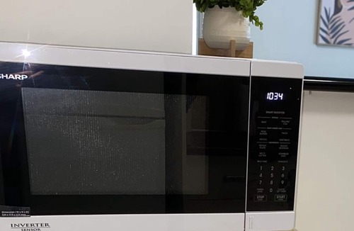 St. Kilda East Apartment | Spacious Secure Ground Level 1 Bedroom Apartment