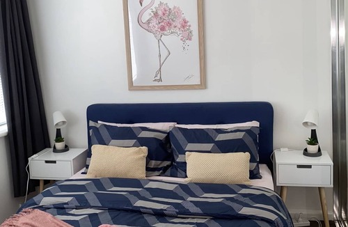 St. Kilda East Apartment | Spacious Secure Ground Level 1 Bedroom Apartment