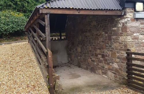 Llanfoist Apartment | Spacious self-contained apartment with private access