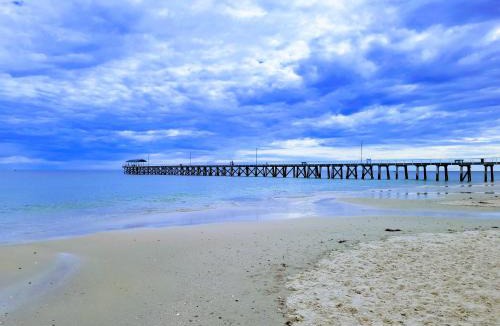 Grange House | Spacious self contained unit - short walk to Grange Jetty