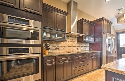 Schertz House | Spacious Selma Home w/ Movie Theater, Patio + Yard