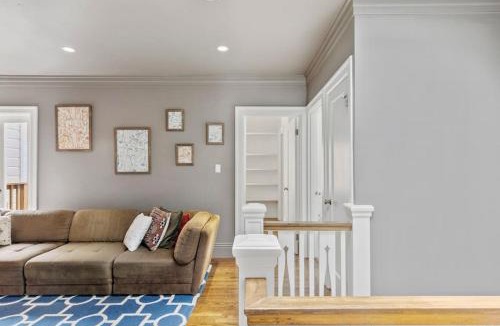 Central Richmond House | Spacious SF Haven - Cozy Bedrooms & Modern Kitchen