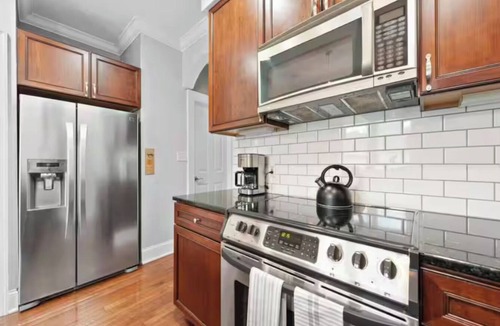 Victorian Village House | Spacious Short North Home - 11 beds/3.5BTH- Steps off High St