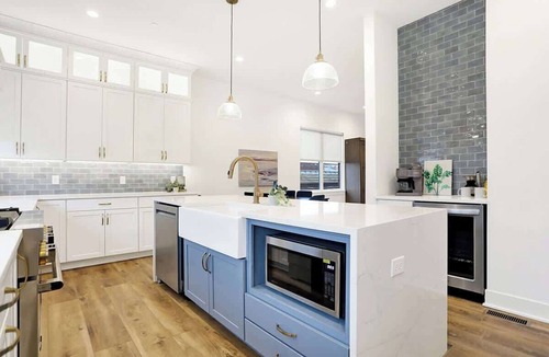 Lockerbie Square Condo | Spacious SoHo-Style Townhome | Steps to Downtown!