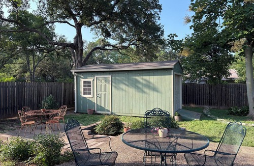 Austin House | Spacious South Austin Retreat w/Lush Backyard, Pet-Friendly, Long Stays Welcome!