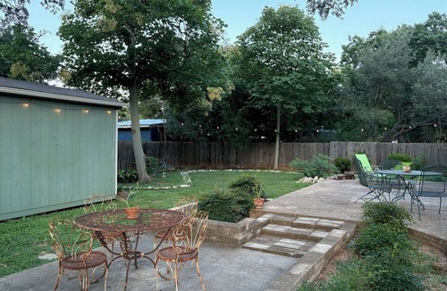 Austin House | Spacious South Austin Retreat w/Lush Backyard, Pet-Friendly, Long Stays Welcome!