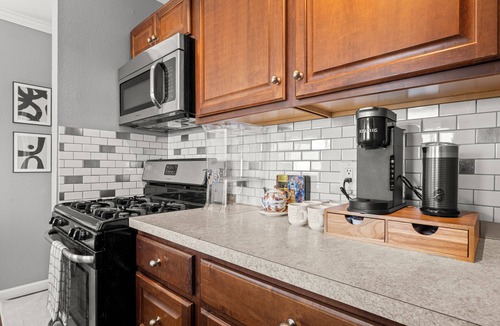 Stockton Apartment | Spacious South Park Apartment
