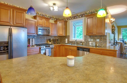 Sparta House | Spacious Sparta Vacation Rental w/ Deck & Views!