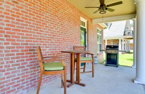 Springfield Villa | Spacious Springfield Home with Golf Course View!