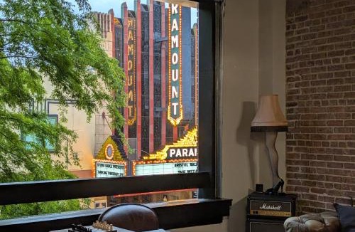 Bristol Apartment | Spacious State Street Loft - 2 bed - 2 Bath - Downtown