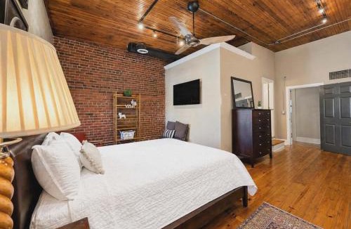 Bristol Apartment | Spacious State Street Loft - 2 bed - 2 Bath - Downtown