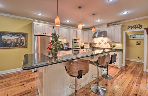 Statesboro House | Spacious Statesboro House w/Private Pool!