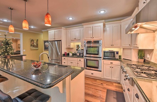 Statesboro House | Spacious Statesboro House w/Private Pool!