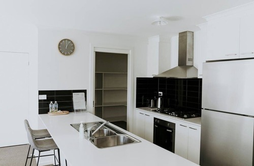 Golden Square House | Spacious Stay On Shamrock, Bendigo