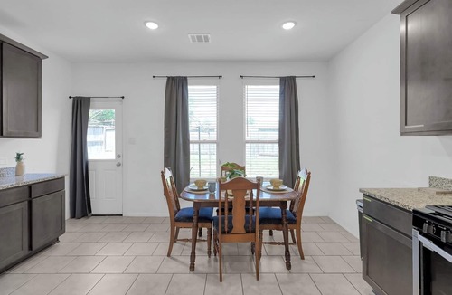 Porter House | Spacious Stay Foosball Loft Sleeps 10