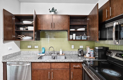 West Campus Apartment | Spacious Stay - Walk to UT+DKR Stadium - Sleeps 6