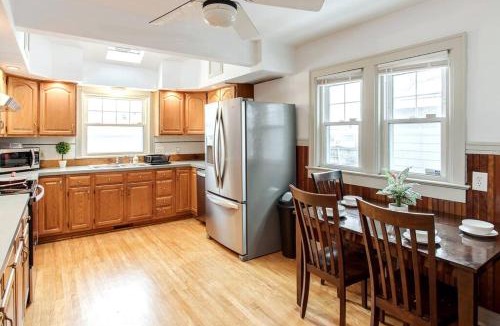 Rochester House | Spacious Steps to Strong/UofR by Airpt/Dwtn/RIT