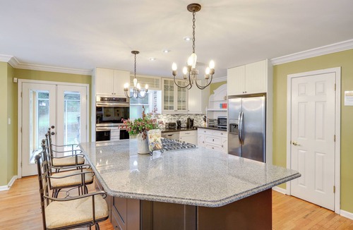 Stockbridge House | Spacious Stockbridge Manor: Pool Table, 2 Kitchens