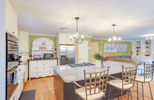 Stockbridge House | Spacious Stockbridge Manor: Pool Table, 2 Kitchens