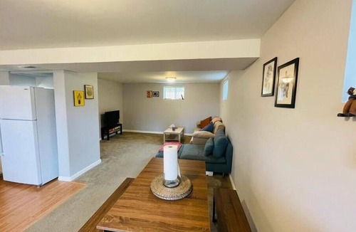 Edmonds House | Spacious, stocked 1 BR Suite with Yard in Edmonds!