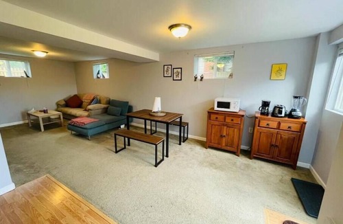 Edmonds House | Spacious, stocked 1 BR Suite with Yard in Edmonds!