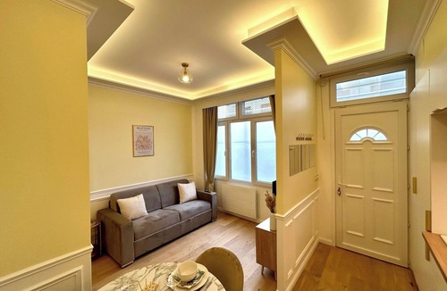 15th Arrondissement Apartment | Spacious studio 4* - 31 sqm - Tour Eiffel/Parc des Expositions - 3p