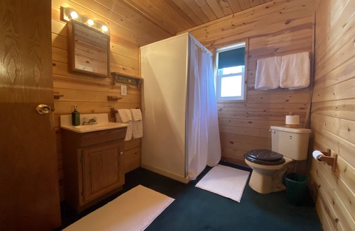 McMillan House | Spacious Studio apartment. Private parking w/garage.