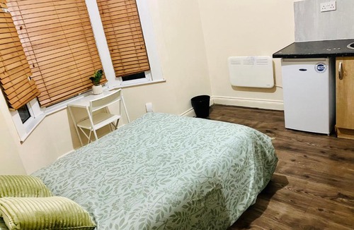 Belvedere House | Spacious Studio- Ark Living