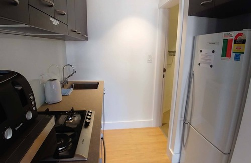 McMahons Point Apartment | Spacious Studio Surrounded By Great Views