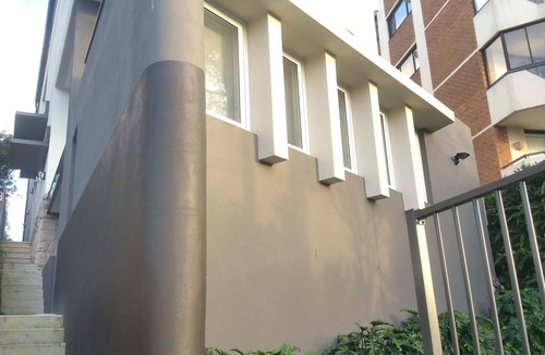 McMahons Point Apartment | Spacious Studio Surrounded By Great Views