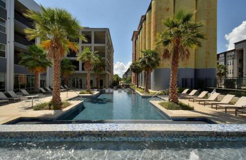 King William Apartment | Spacious Studio Close to Riverwalk Free Parking