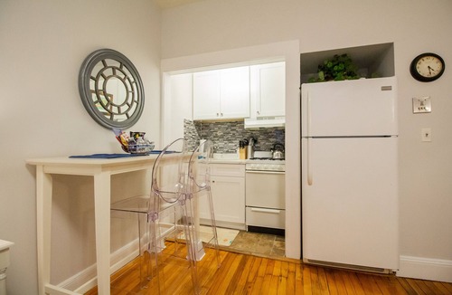 Coolidge Corner South Side Apartment | Spacious Studio, Coolidge Corner, Public Transport