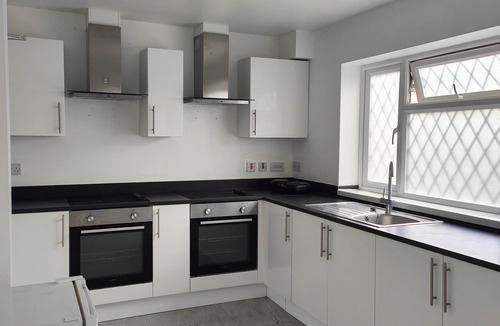 New Addington Apartment | Spacious studio in New Addington